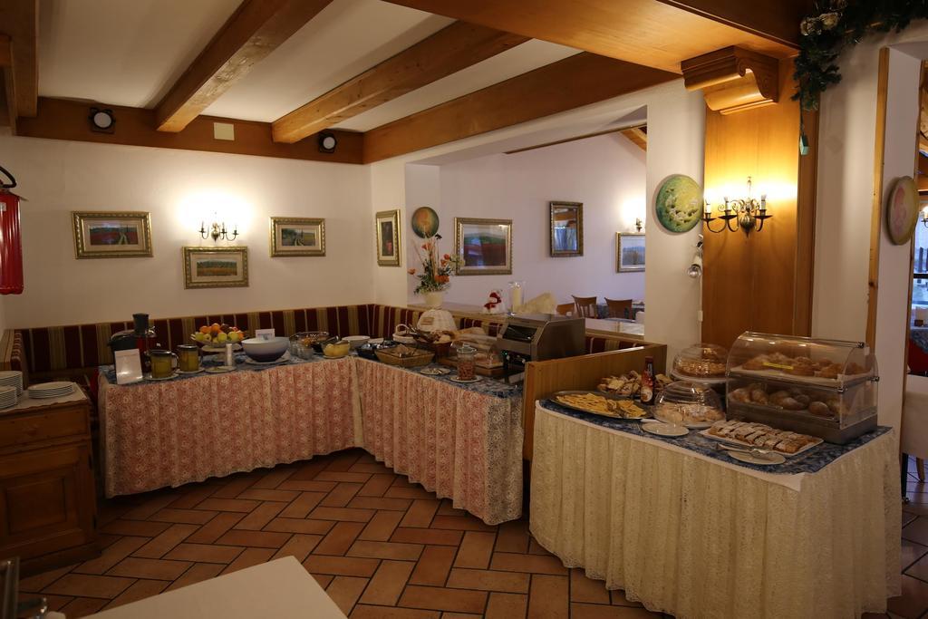 Park Hotel Mater Dei Pozza di Fassa Extérieur photo