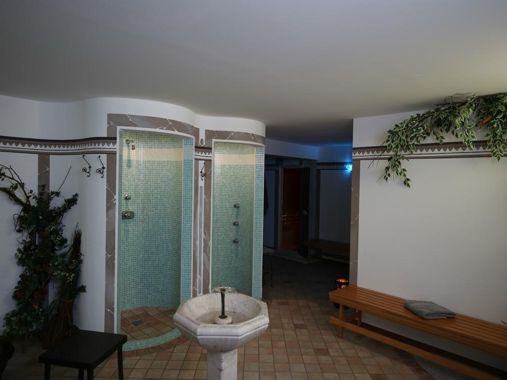 Park Hotel Mater Dei Pozza di Fassa Extérieur photo