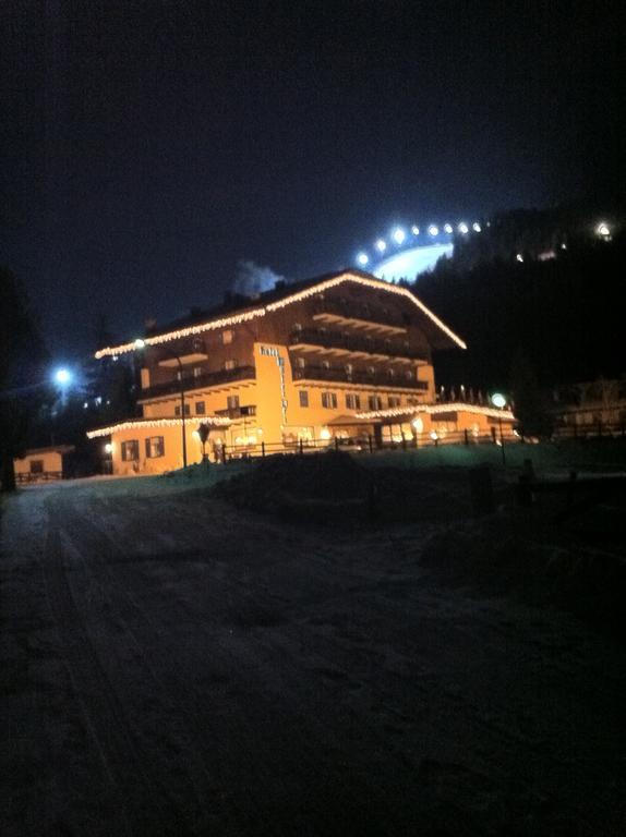 Park Hotel Mater Dei Pozza di Fassa Extérieur photo